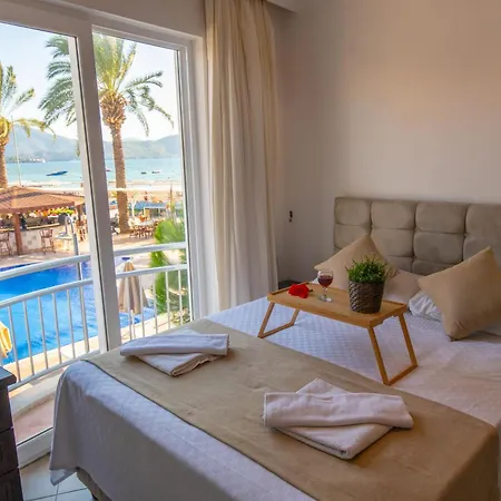 Sunset Club Aqualettings Dolphin 4 Апартаменты *